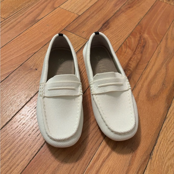 Women’s Rothy’s Cream Loafers - Picture 1 of 4